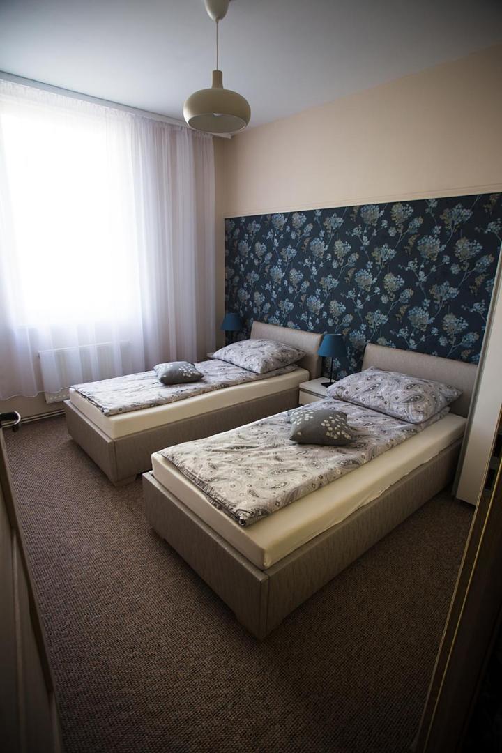 Pokoje Goscinne 30Stka Leczna Exterior photo